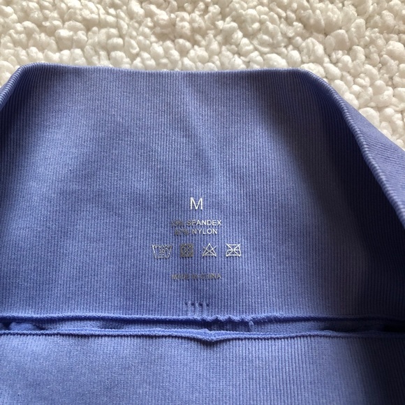 NVGTN Periwinkle Contour Leggings - Picture 3 of 4